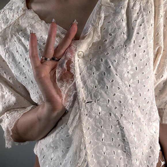Vintage Short Cream Eyelet And Lace Cropped Top or Bed Jacket - Picture 1 of 7